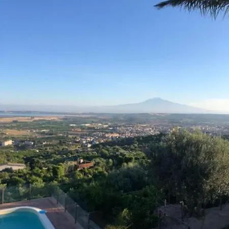Holiday home Casetta Con Piscina E Giardino *