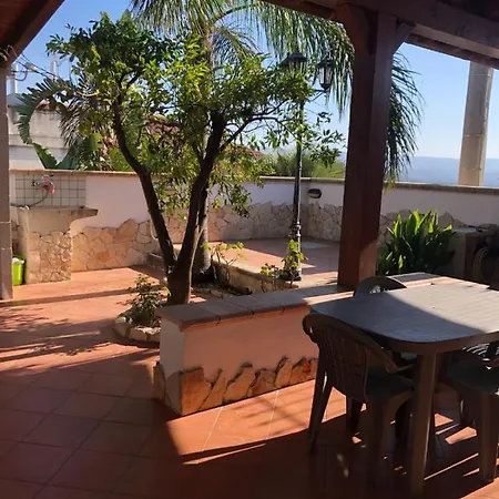 Casetta Con Piscina E Giardino * Lentini