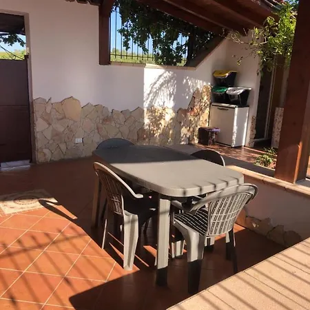 Casetta Con Piscina E Giardino * Lentini