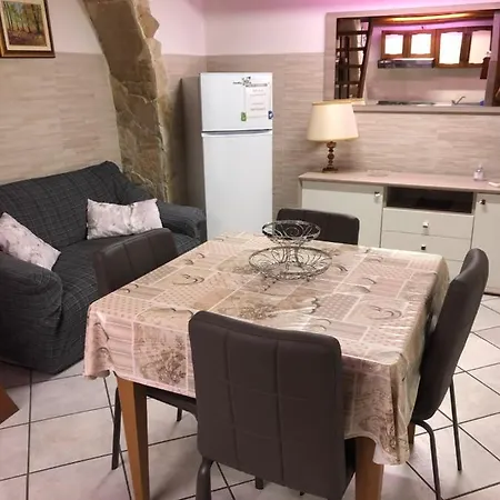 Casetta Con Piscina E Giardino Ferienhaus