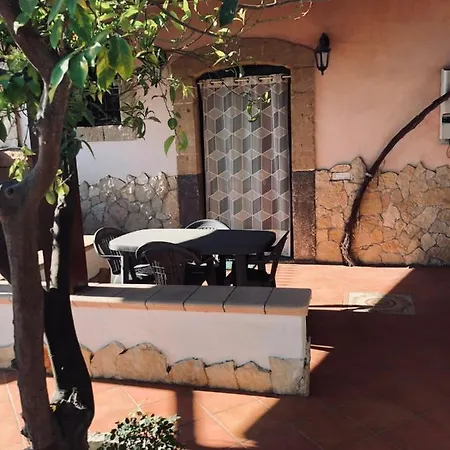 Casetta Con Piscina E Giardino * Lentini